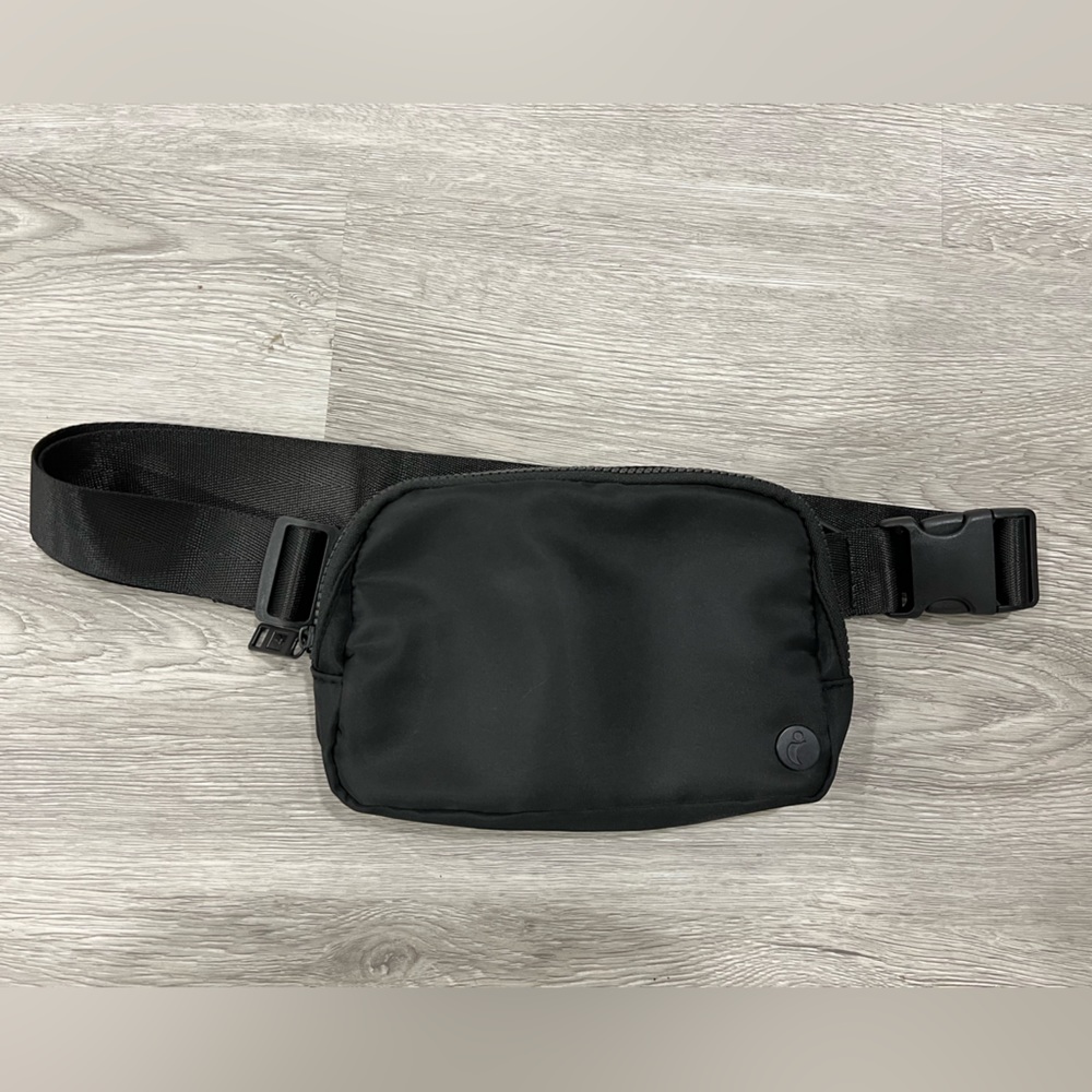 Black hip pack / sling bag